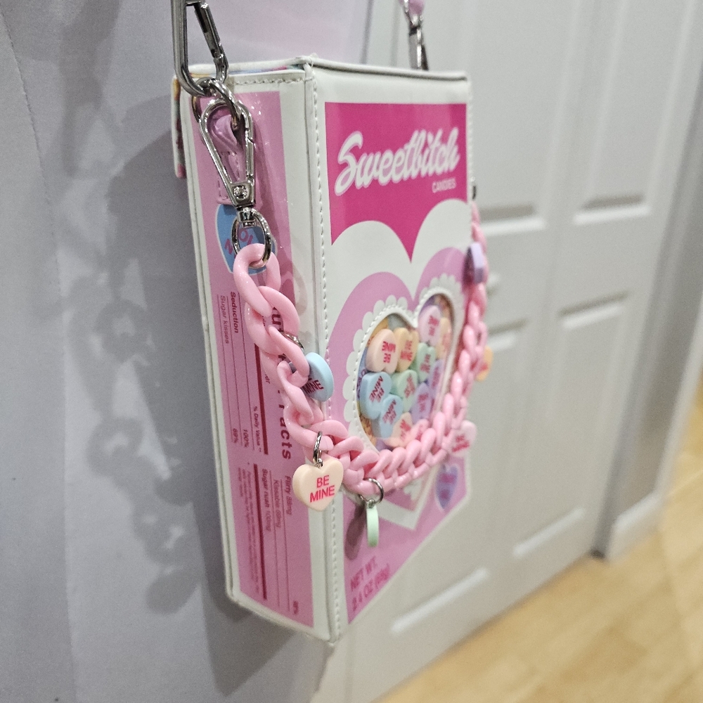 Unique Sweet Sugar Thrillz Say It With Candy Hearts Crossbody Bag Pink Purse New - Picture 5 of 15